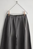 画像2: TRAVAIL MANUEL ハイツイストストレッチ バームパンツ (2)