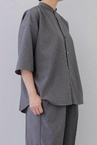 TRAVAIL MANUEL ハイツイストストレッチ バンドカラーSH
