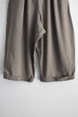 画像3: TANG リネンコットンツイル クロップド ボリュームパンツ (3)