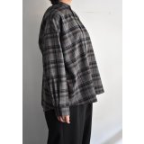 TRAVAIL MANUEL ウール混チェック バンドカラーSH